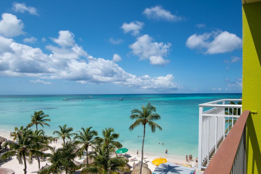 Holiday Inn Resort Aruba9